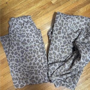 Comfrt | Minimalist Straight Leg Sweatpants and hoodie